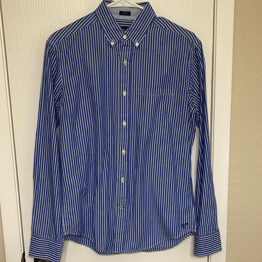 American Eagle mens button down long sleeve striped